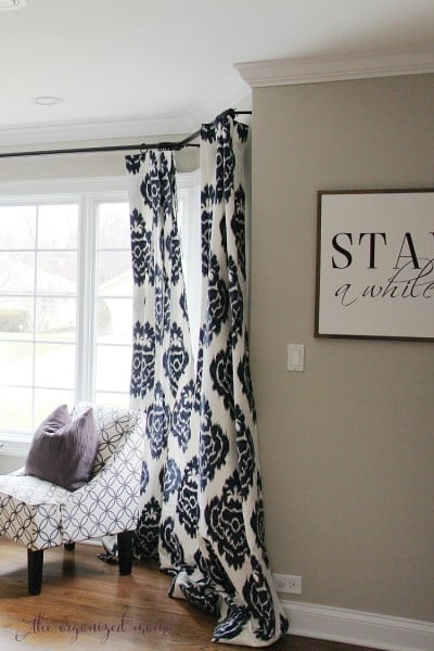 theorganizedmama.com window decor idea