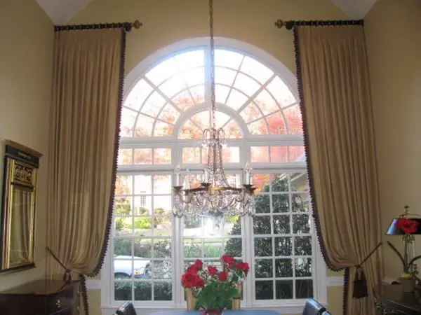 ronicascustomcreations.com arched window decor idea