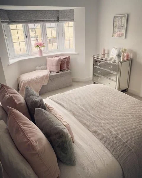 Window Seat with Mirrored Furniture bay window