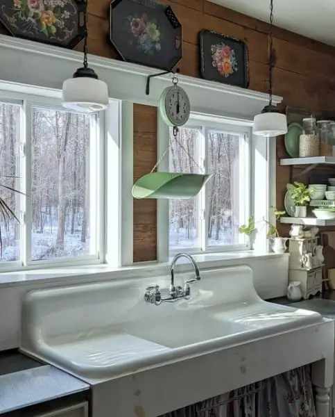 Towel Dry or Drip Dry interior window trim