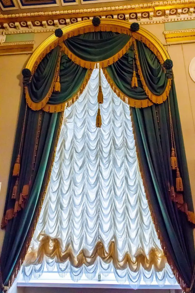 arch windows drape