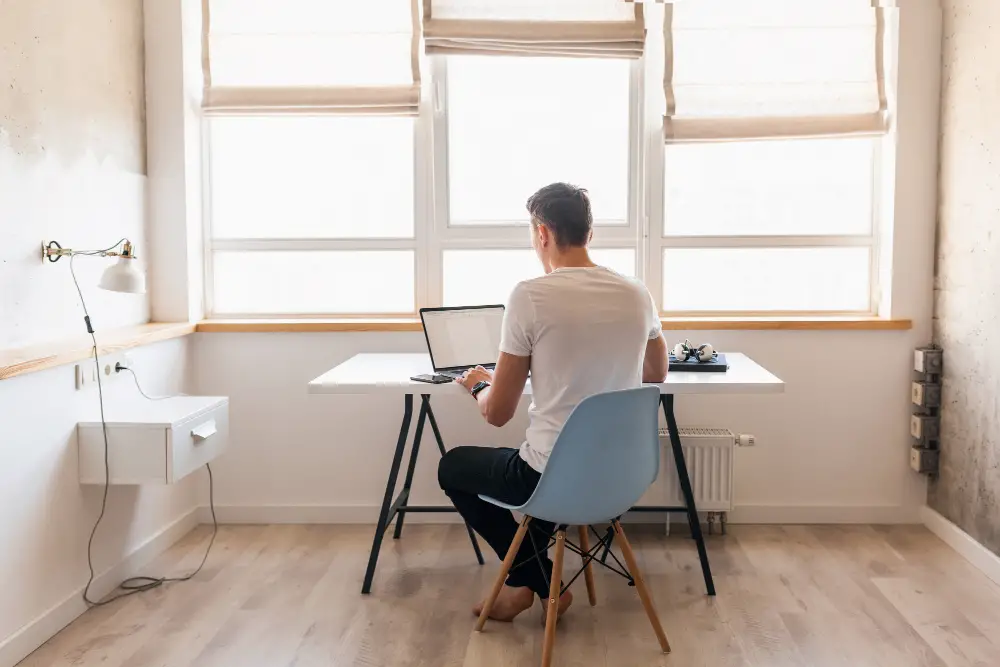 Window-facing Desks for Creatives