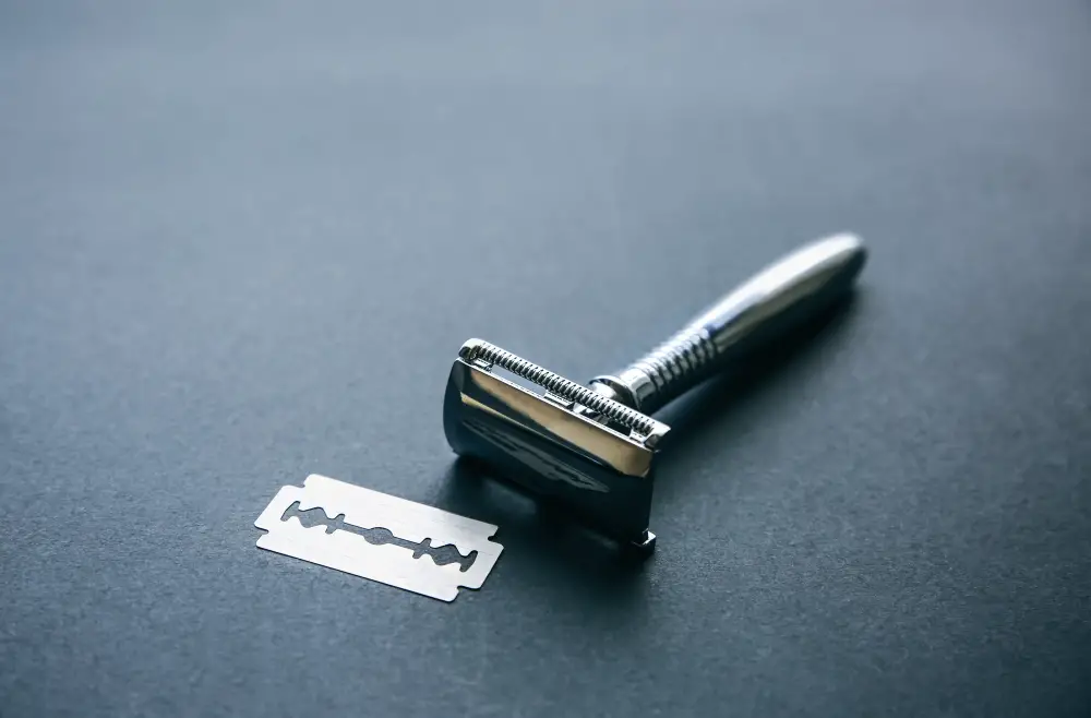 single-edge razor blade