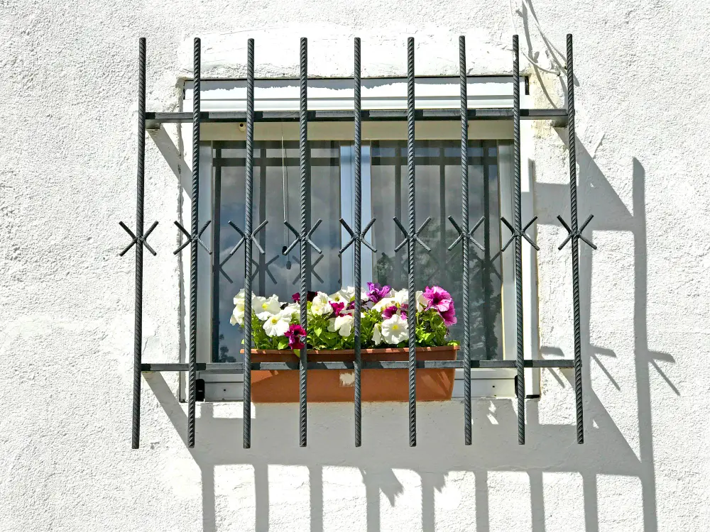 Benefits of Fitting Security Bars on Your Windows